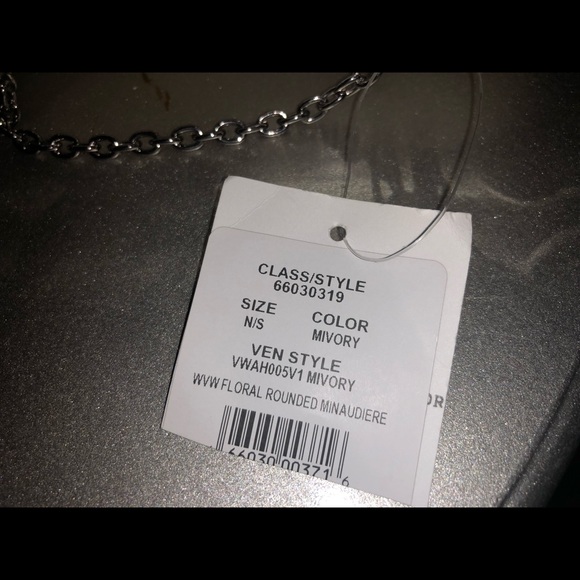 Vera Wang small clutch ( new with tags) - Picture 5 of 5